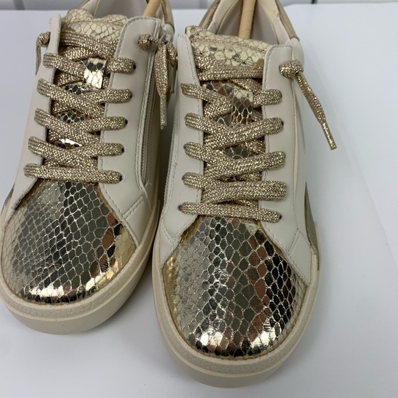 NEW DV Dolce Vita Peeka Girl's Size 5 Sneaker Gold Slip On - Picture 4 of 10